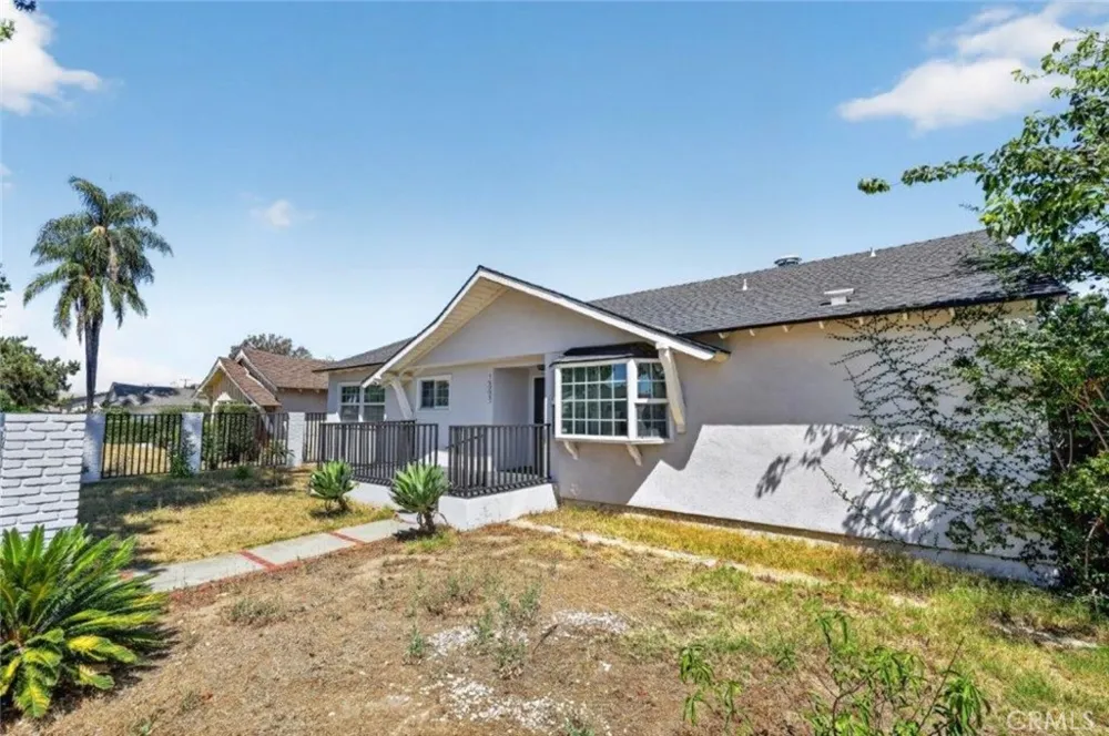 16003 Dearborn Street North Hills, CA 91343