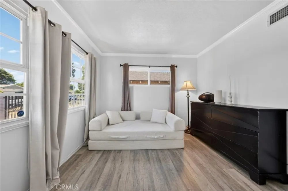 16003 Dearborn Street North Hills, CA 91343