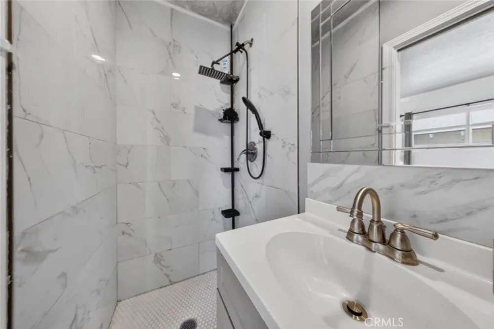 16003 Dearborn Street North Hills, CA 91343