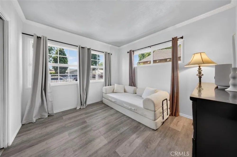 16003 Dearborn Street North Hills, CA 91343