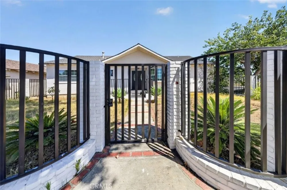 16003 Dearborn Street North Hills, CA 91343