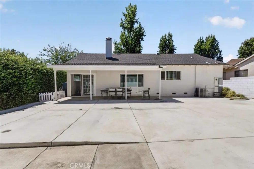 16003 Dearborn Street North Hills, CA 91343