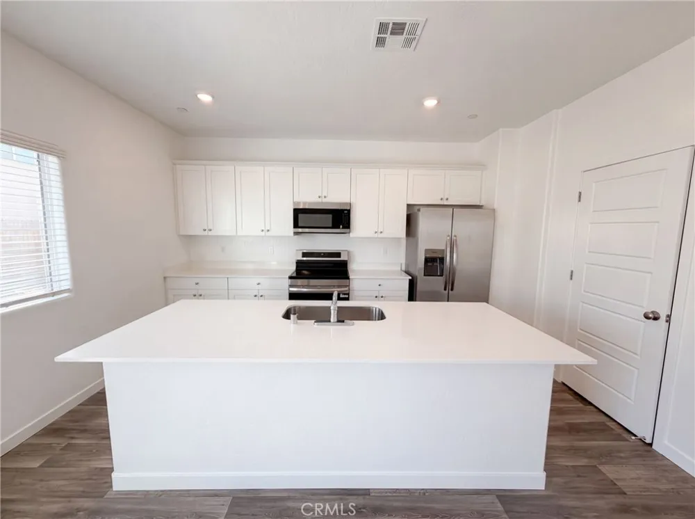 4496 Bellaire Clovis, CA 93619