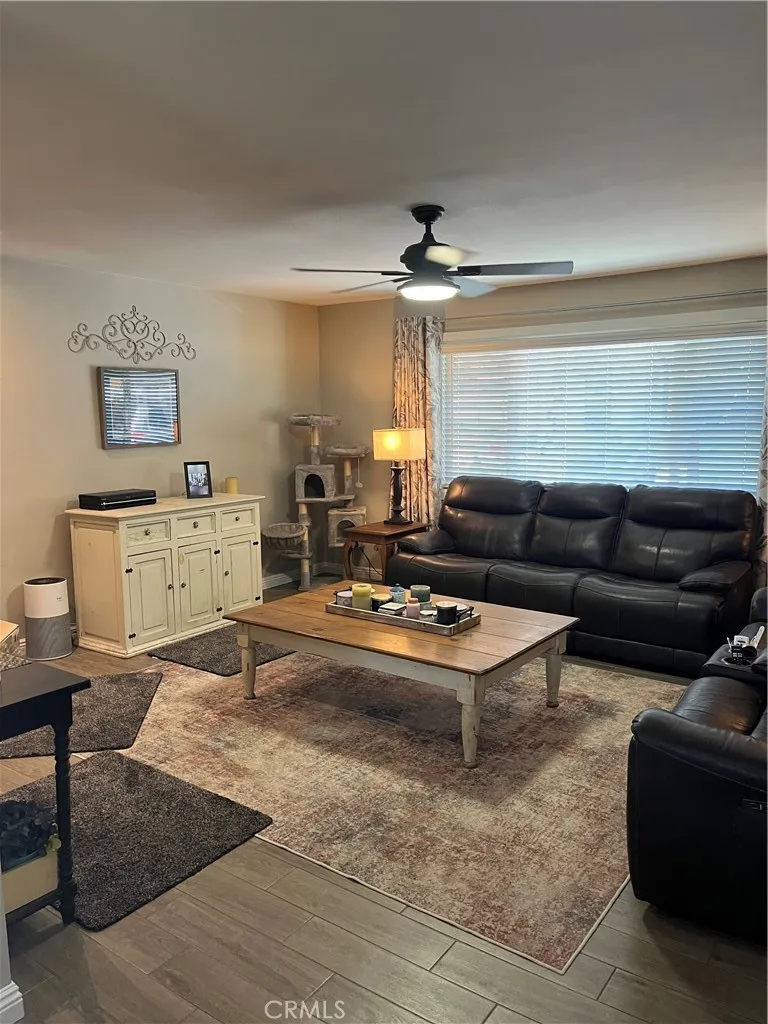 62 E Calle La Sombra Camarillo, CA 93010