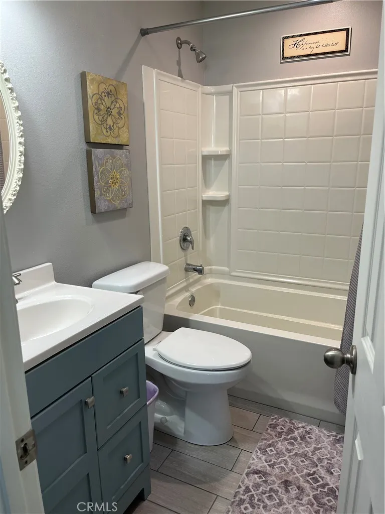 62 E Calle La Sombra Camarillo, CA 93010