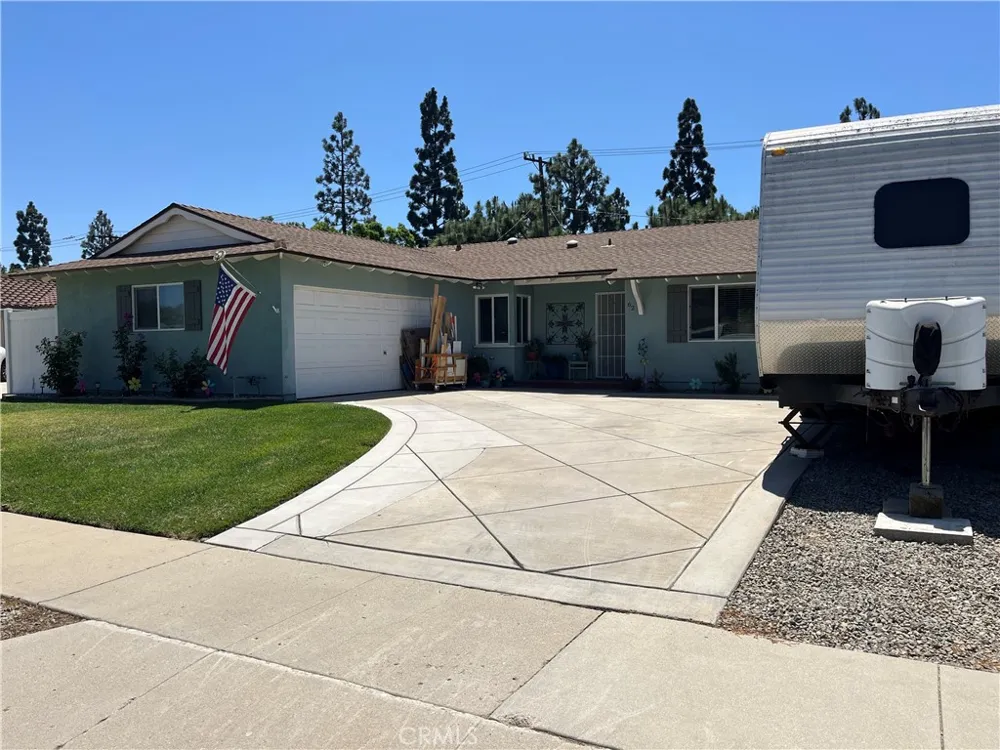 62 E Calle La Sombra Camarillo, CA 93010