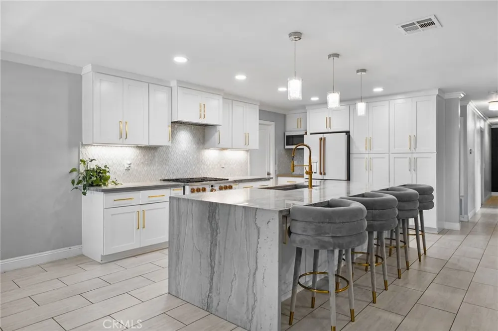 9954 Albany Rancho Cucamonga, CA 91701