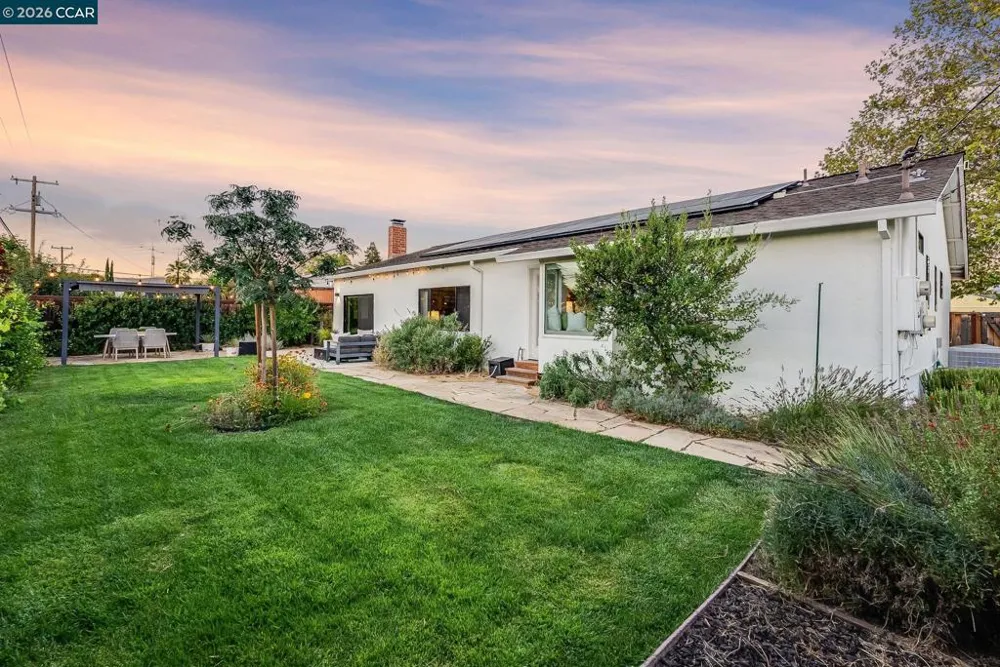 1739 Woodcrest Dr Concord, CA 94521
