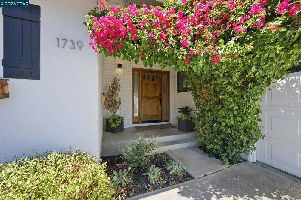 1739 Woodcrest Dr Concord, CA 94521