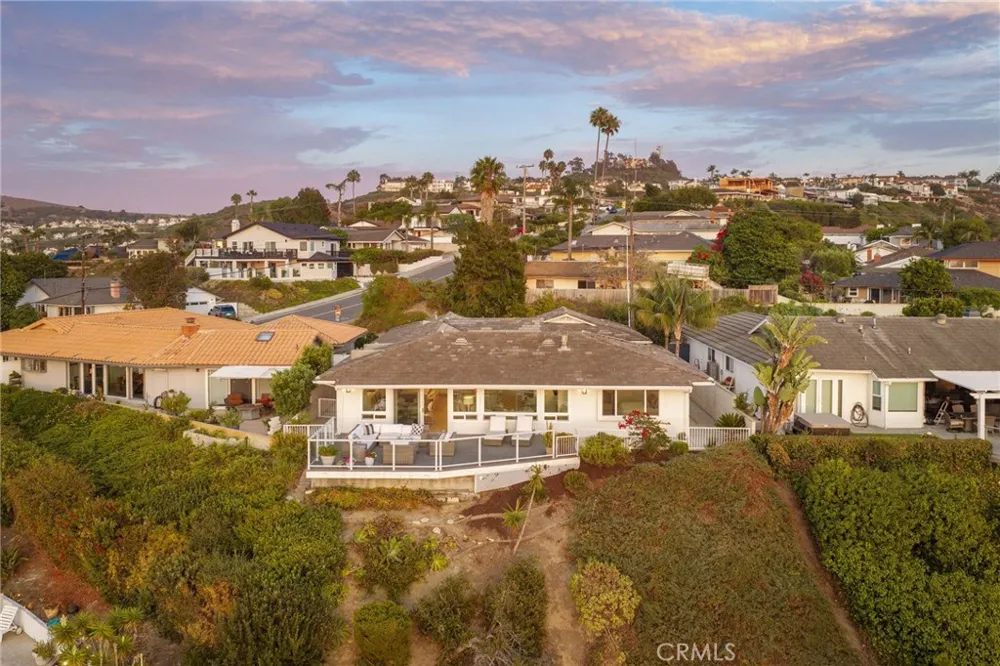 609 Avenida Teresa San Clemente, CA 92672