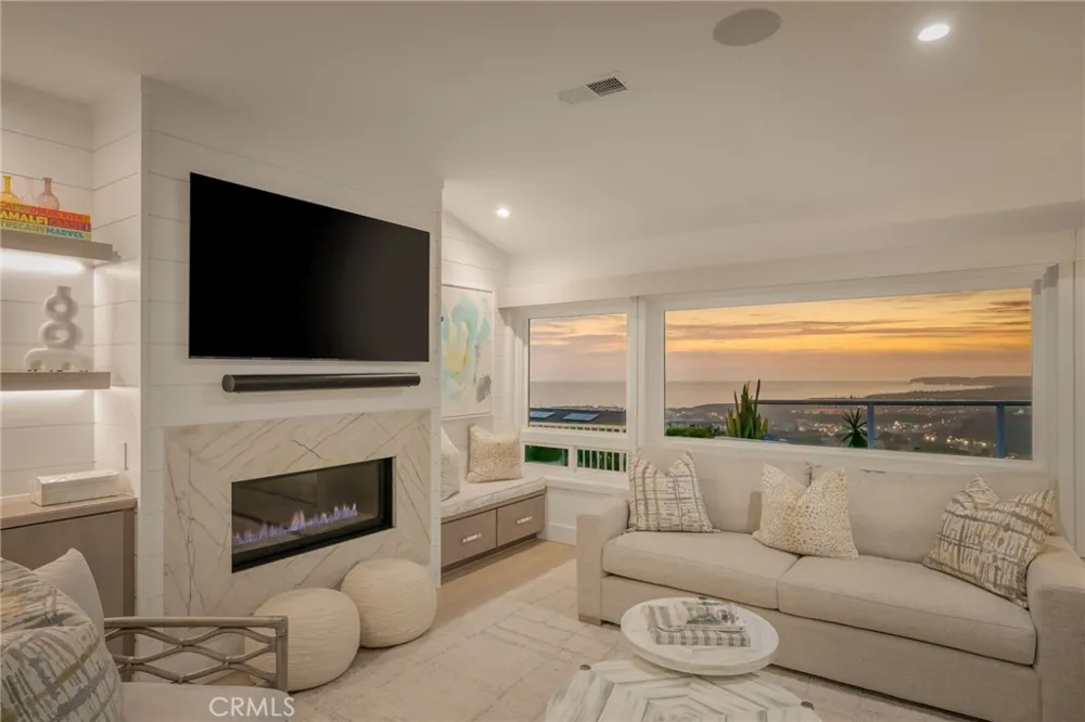 609 Avenida Teresa San Clemente, CA 92672