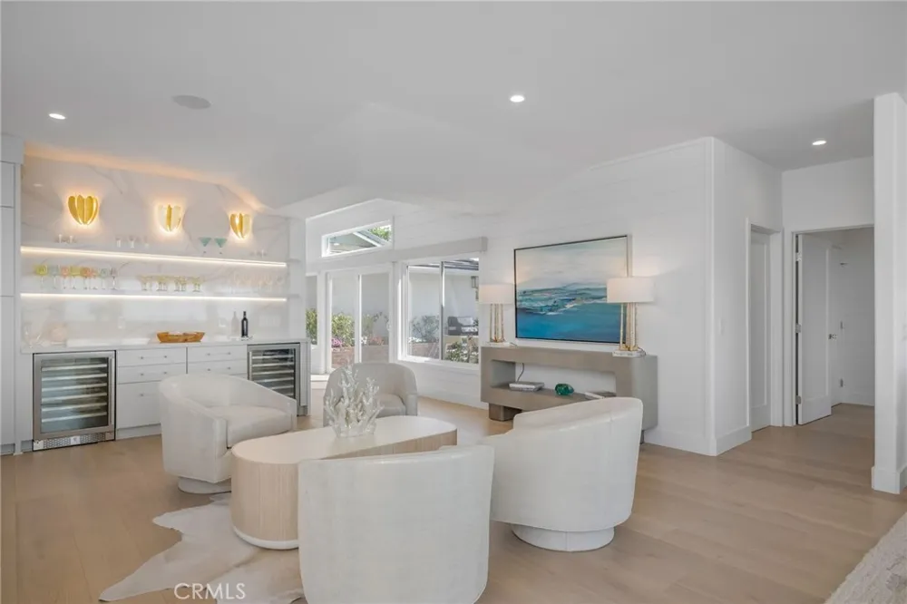 609 Avenida Teresa San Clemente, CA 92672