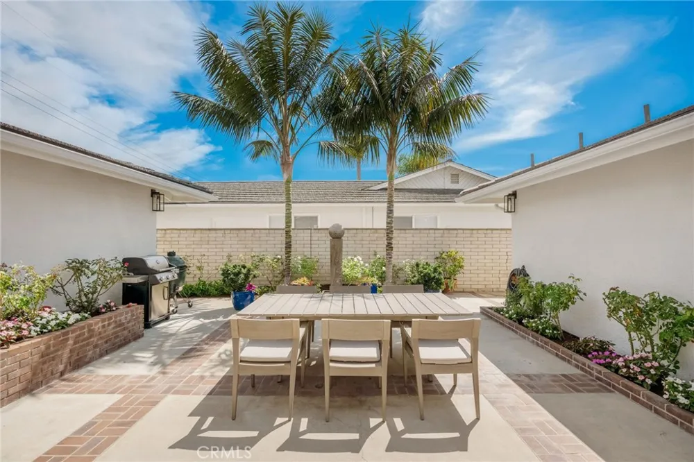609 Avenida Teresa San Clemente, CA 92672