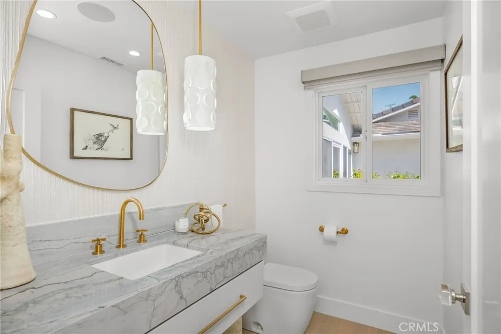 609 Avenida Teresa San Clemente, CA 92672