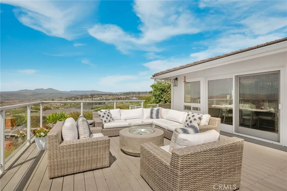 609 Avenida Teresa San Clemente, CA 92672