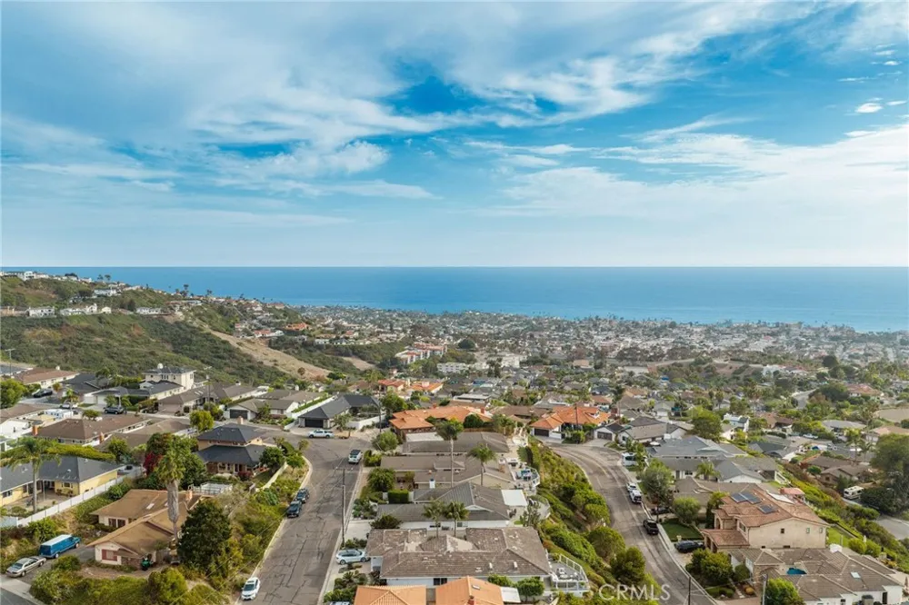 609 Avenida Teresa San Clemente, CA 92672