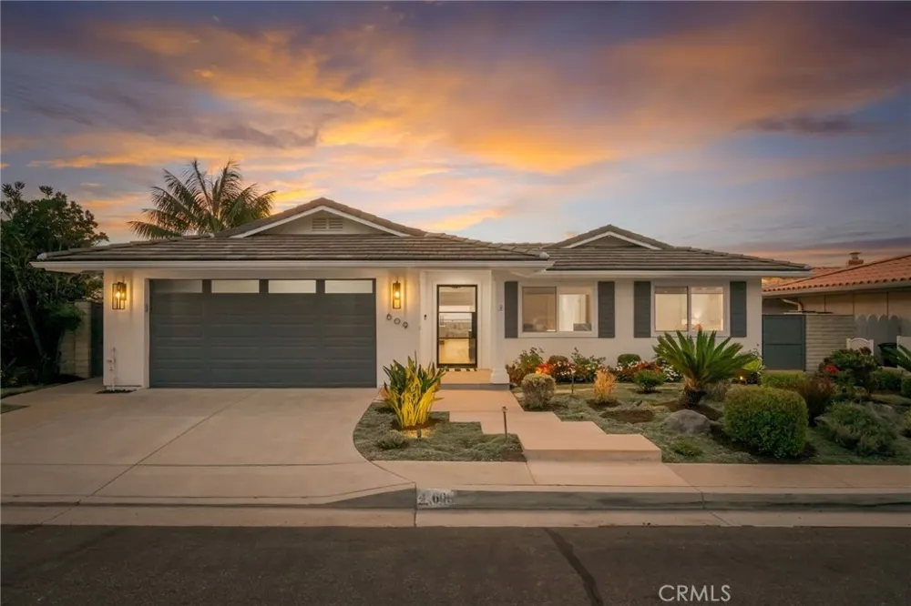 609 Avenida Teresa San Clemente, CA 92672