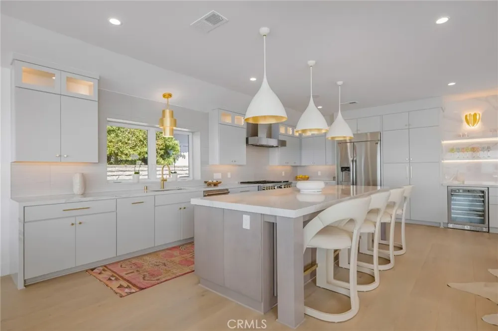 609 Avenida Teresa San Clemente, CA 92672