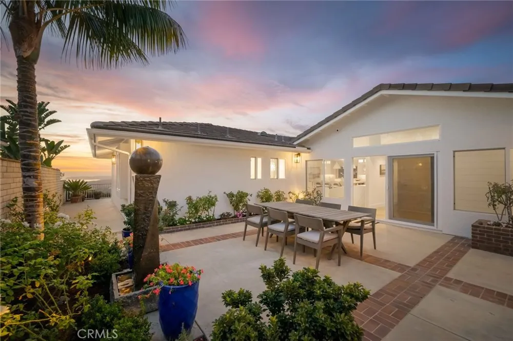 609 Avenida Teresa San Clemente, CA 92672