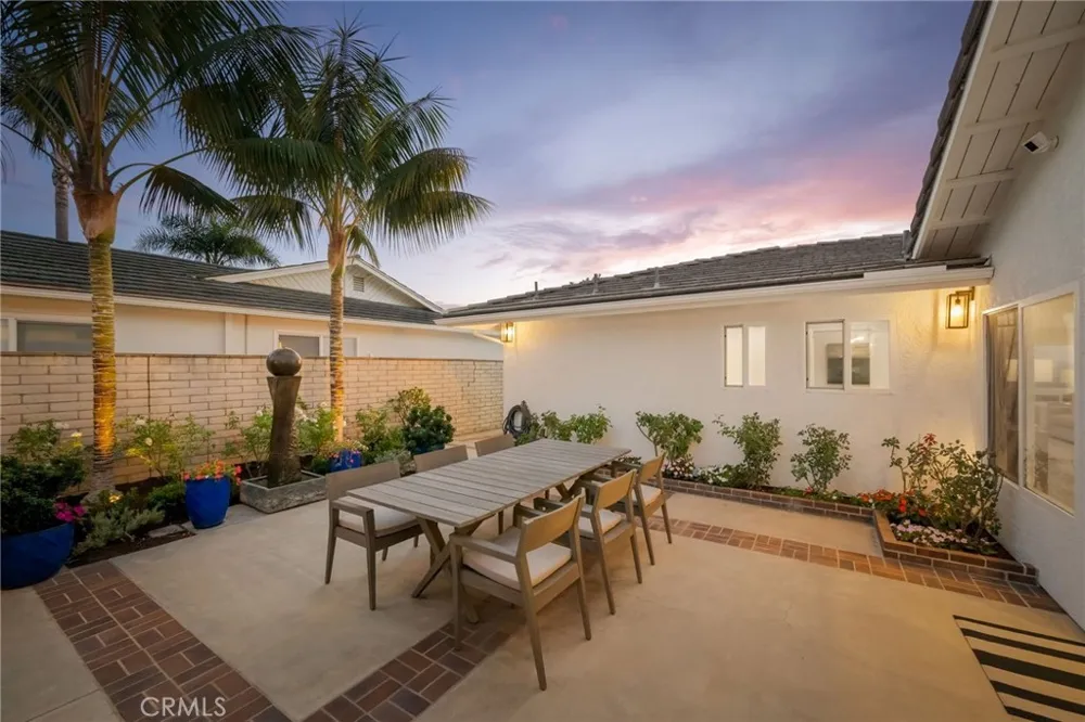 609 Avenida Teresa San Clemente, CA 92672