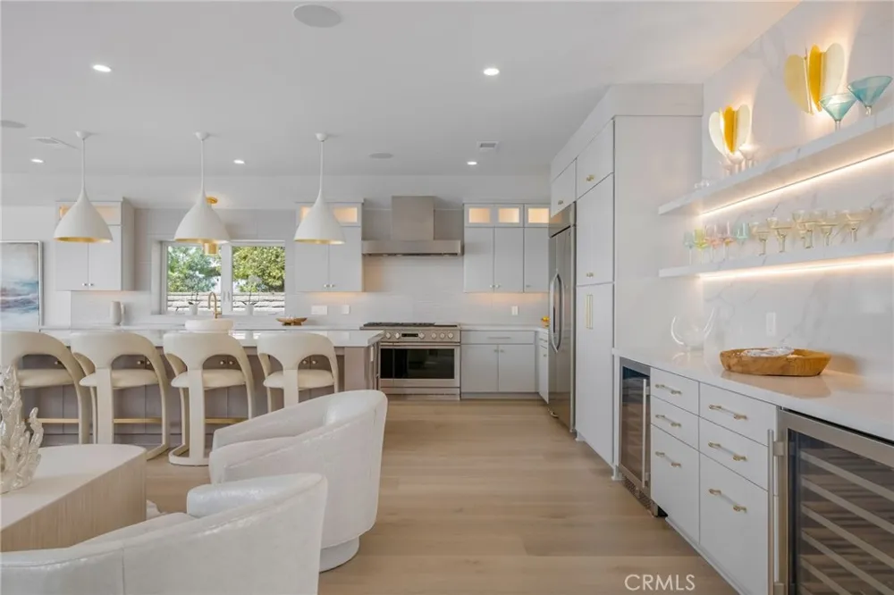 609 Avenida Teresa San Clemente, CA 92672