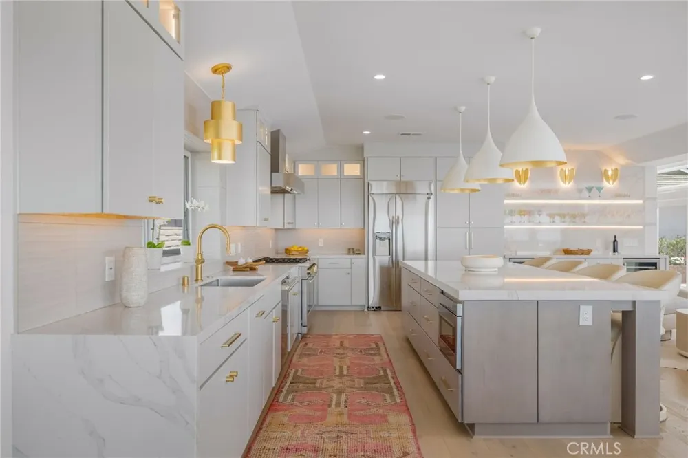 609 Avenida Teresa San Clemente, CA 92672