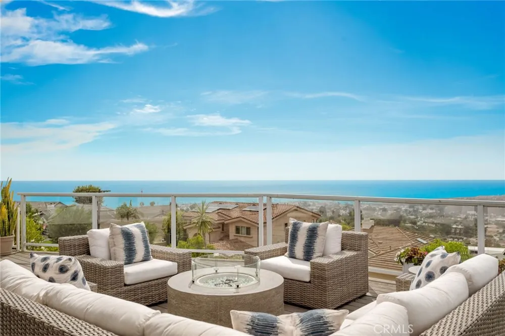 609 Avenida Teresa San Clemente, CA 92672