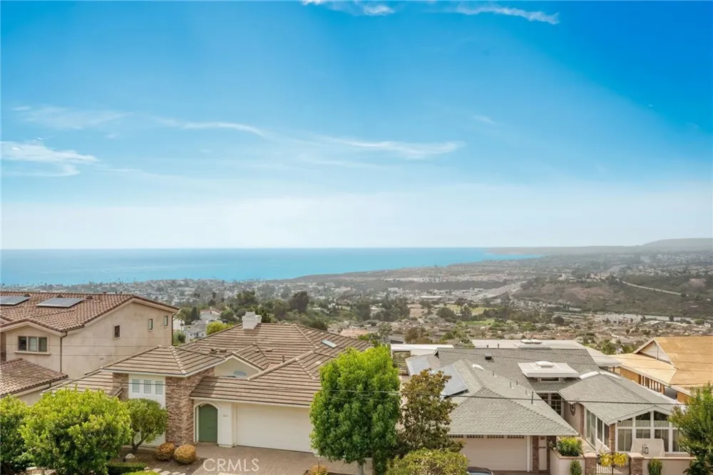 609 Avenida Teresa San Clemente, CA 92672