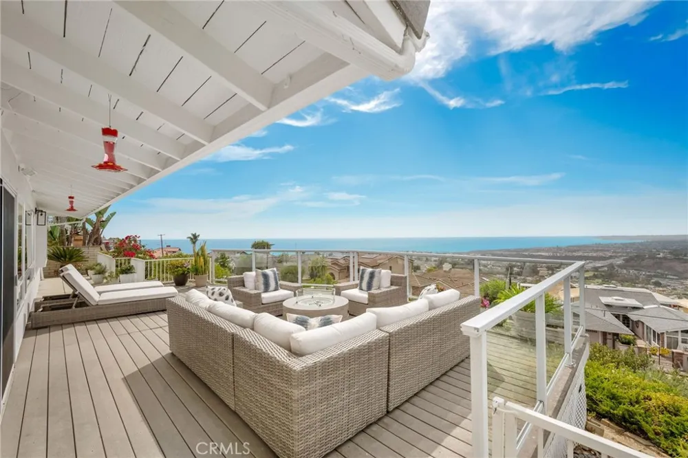 609 Avenida Teresa San Clemente, CA 92672