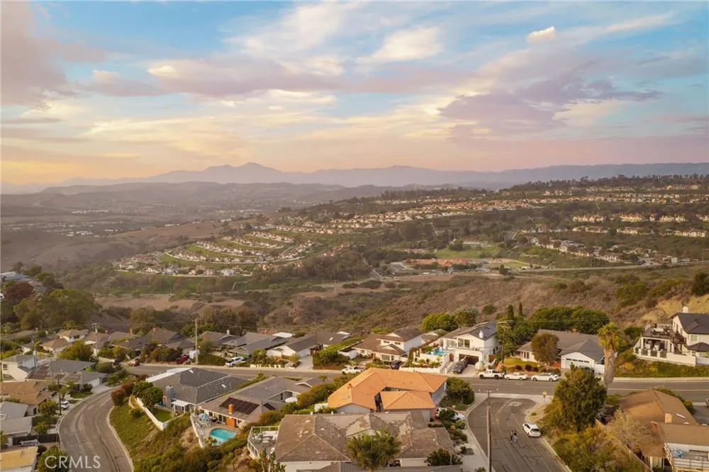 609 Avenida Teresa San Clemente, CA 92672