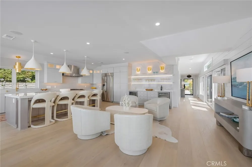 609 Avenida Teresa San Clemente, CA 92672