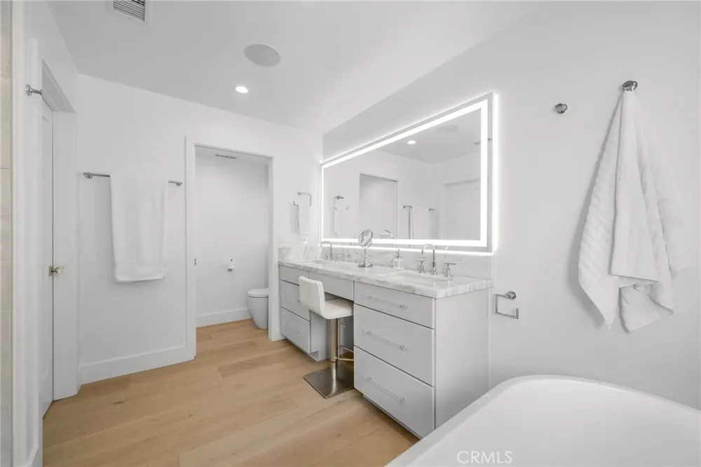 609 Avenida Teresa San Clemente, CA 92672
