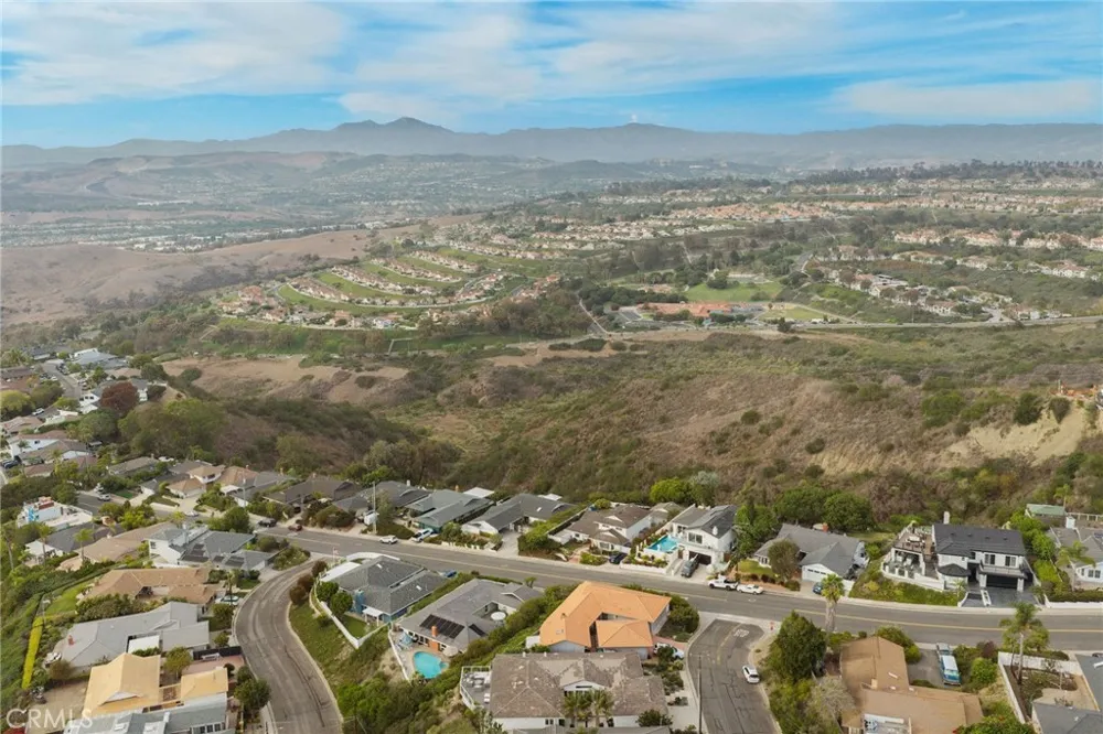 609 Avenida Teresa San Clemente, CA 92672