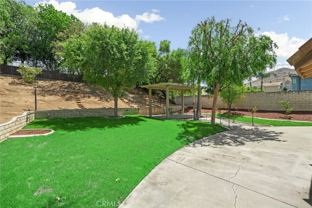 2110 S Glenwood Colton, CA 92324