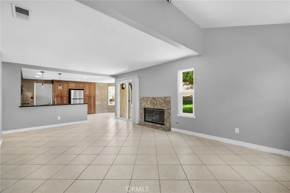 2110 S Glenwood Colton, CA 92324