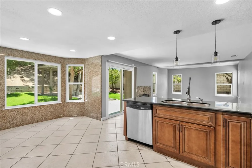 2110 S Glenwood Colton, CA 92324