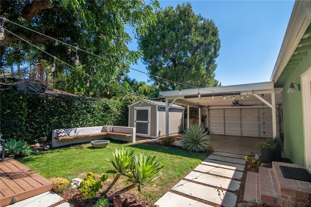10703 Collins Street North Hollywood, CA 91601