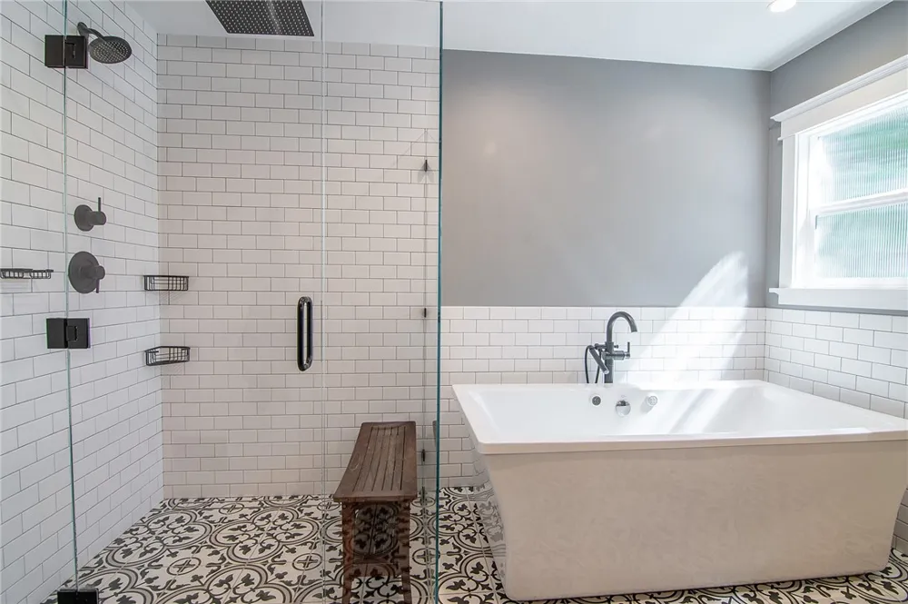 10703 Collins Street North Hollywood, CA 91601