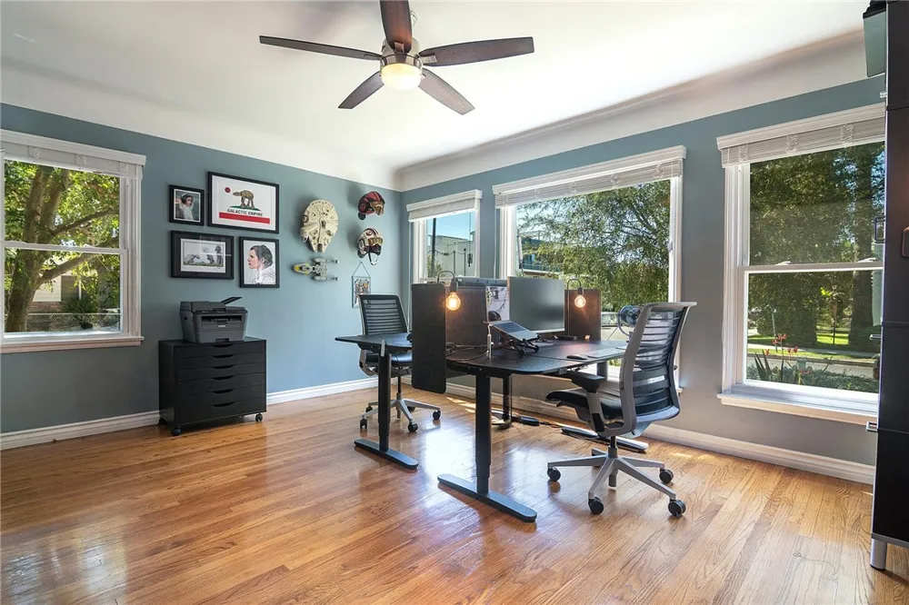 10703 Collins Street North Hollywood, CA 91601