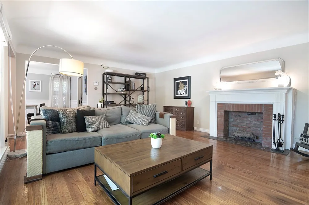 10703 Collins Street North Hollywood, CA 91601