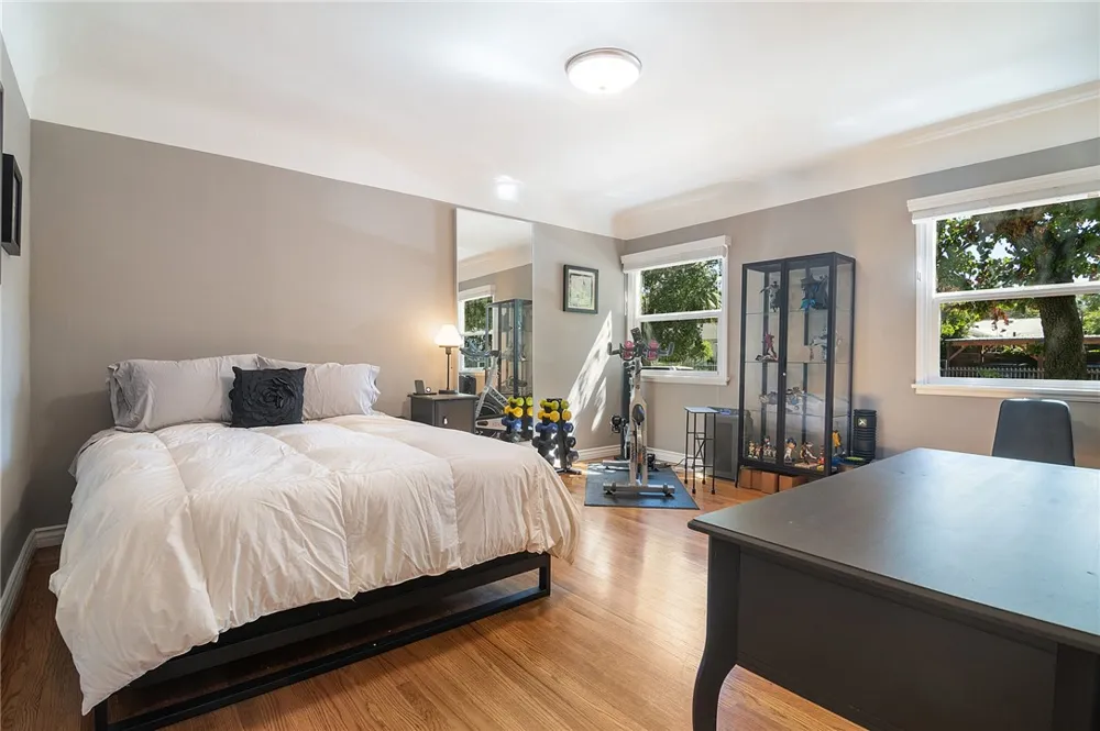 10703 Collins Street North Hollywood, CA 91601