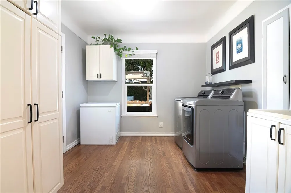 10703 Collins Street North Hollywood, CA 91601