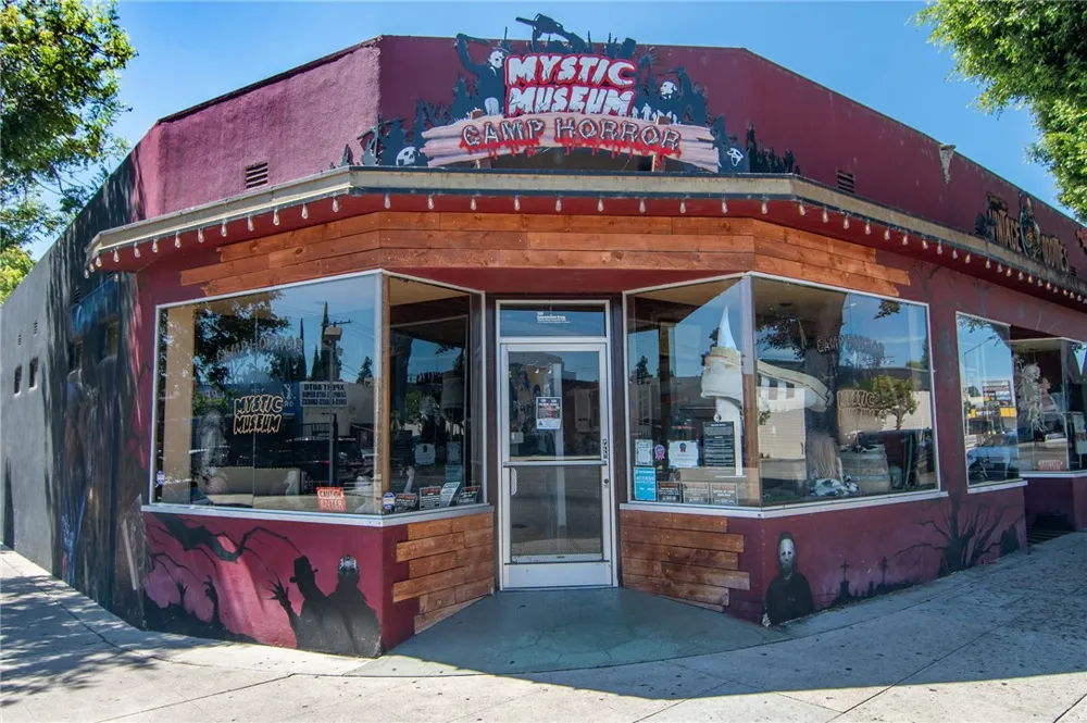 10703 Collins Street North Hollywood, CA 91601