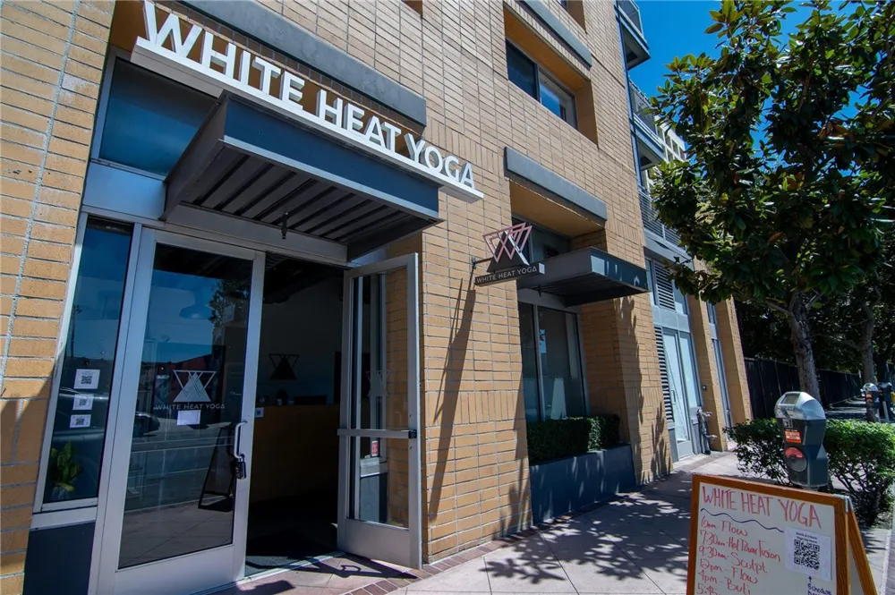 10703 Collins Street North Hollywood, CA 91601