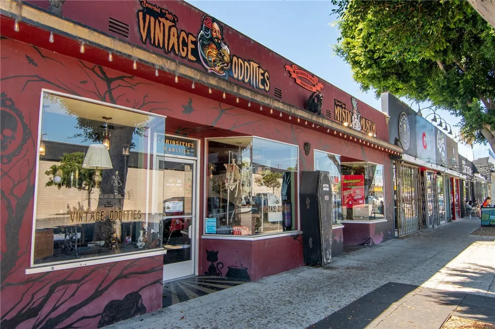 10703 Collins Street North Hollywood, CA 91601