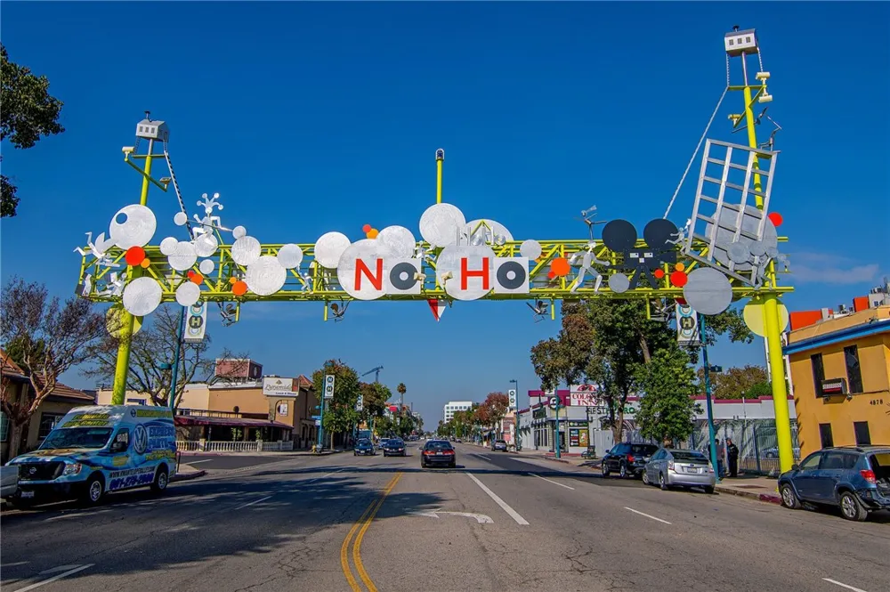 10703 Collins Street North Hollywood, CA 91601