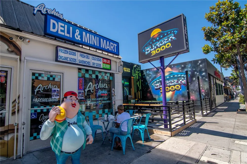 10703 Collins Street North Hollywood, CA 91601