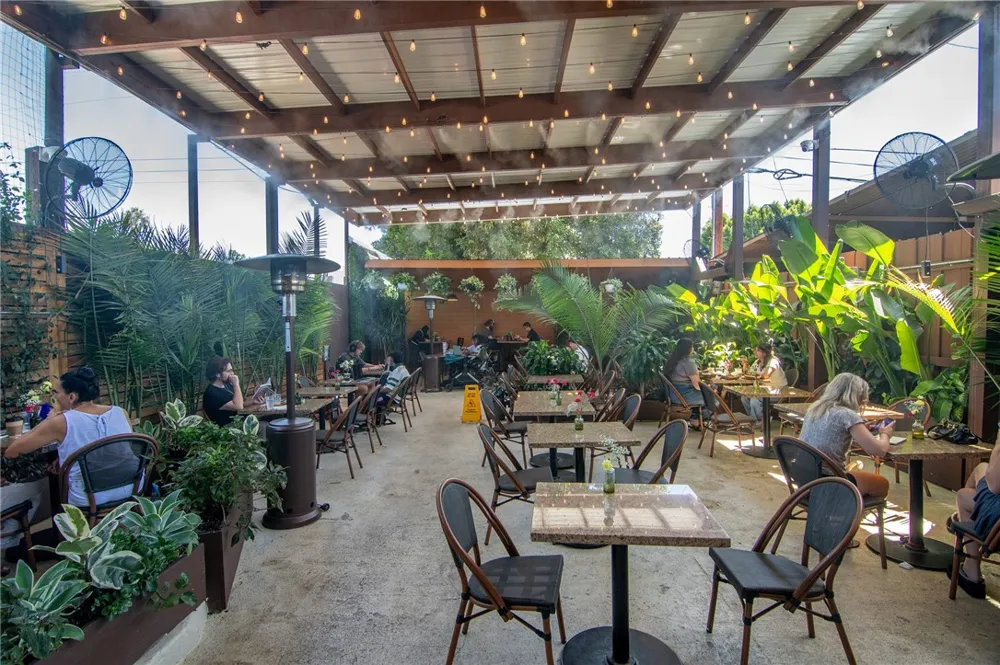 10703 Collins Street North Hollywood, CA 91601