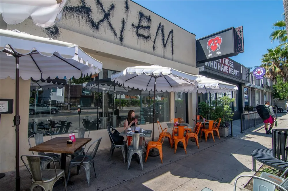 10703 Collins Street North Hollywood, CA 91601