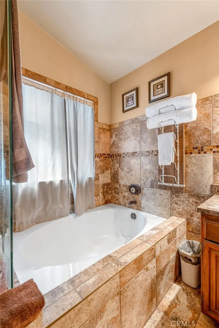 559 Amethyst Walnut, CA 91789